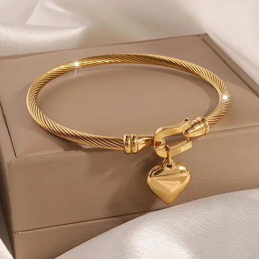 Gold Bracelet with Heart Pendant